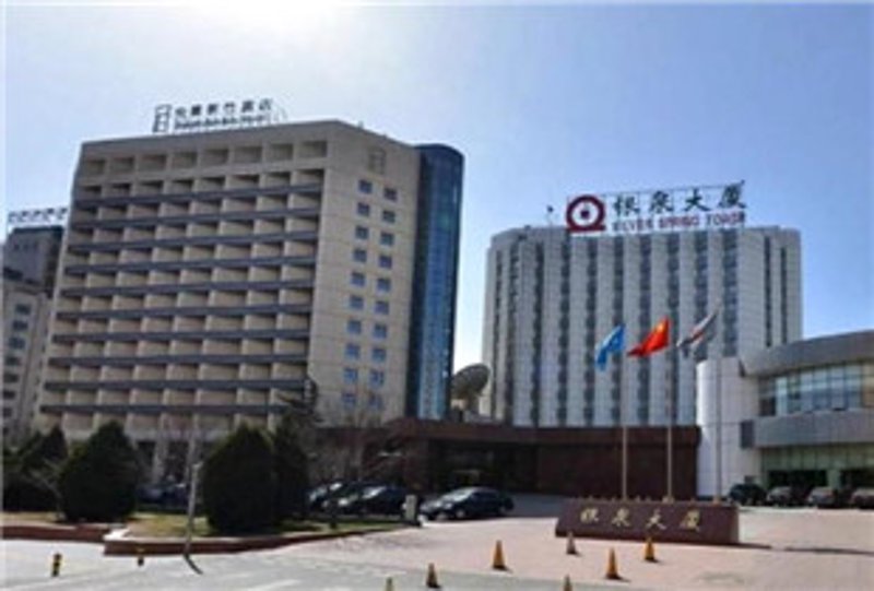 探索灯光艺术:中山银泉灯饰广场引领潮流新风尚
